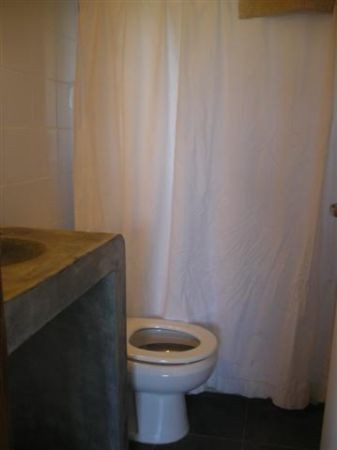 Casa en alquiler, arquitectura moderna con vista al mar sobre altos de Punta Piedras, La Barra