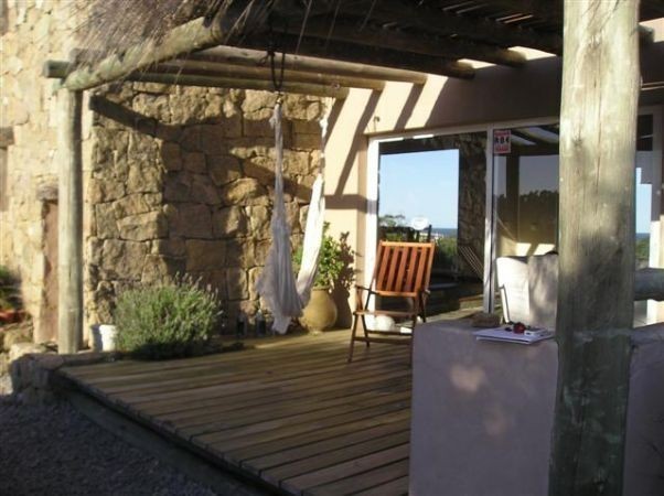 Casa en alquiler, arquitectura moderna con vista al mar sobre altos de Punta Piedras, La Barra