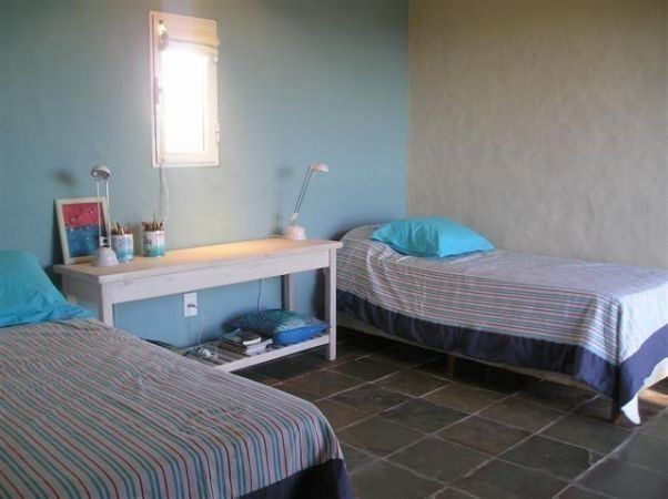 Casa en alquiler, arquitectura moderna con vista al mar sobre altos de Punta Piedras, La Barra