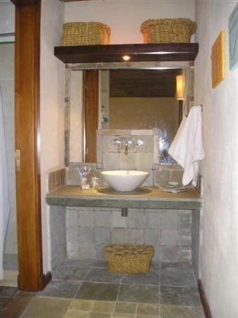 Casa en alquiler, arquitectura moderna con vista al mar sobre altos de Punta Piedras, La Barra