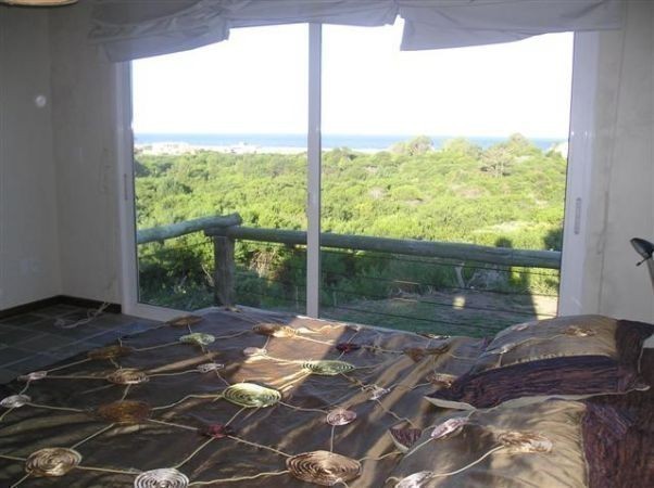 Casa en alquiler, arquitectura moderna con vista al mar sobre altos de Punta Piedras, La Barra