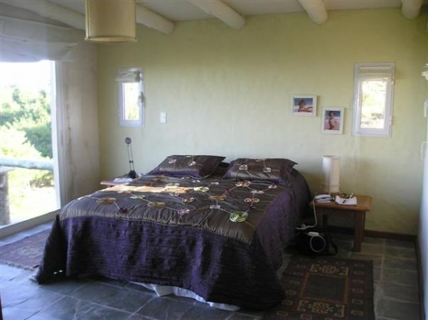Casa en alquiler, arquitectura moderna con vista al mar sobre altos de Punta Piedras, La Barra