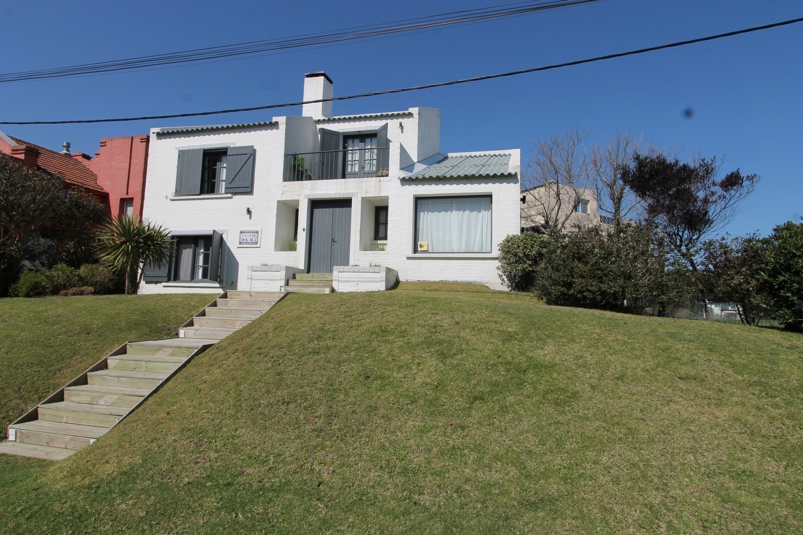 Casa en alquiler sobre los altos de Montoya, La Barra a poquitas cuadras del mar.