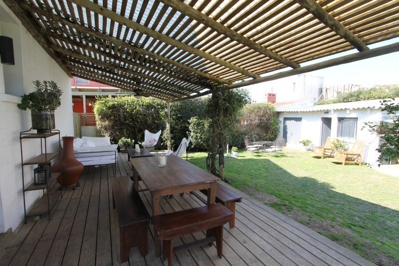 Casa en alquiler sobre los altos de Montoya, La Barra a poquitas cuadras del mar.