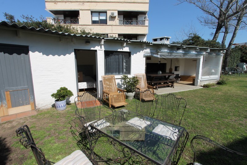 Casa en alquiler sobre los altos de Montoya, La Barra a poquitas cuadras del mar.
