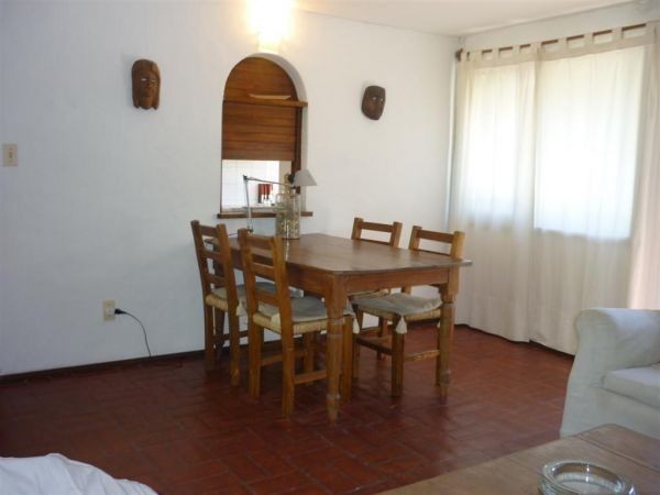 Casa en La Barra en alquiler, con muy buena capacidad.