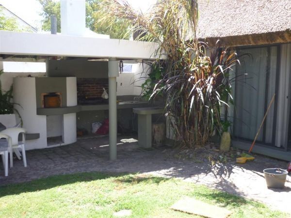 Casa en La Barra en alquiler, con muy buena capacidad.