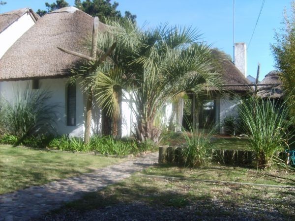 Casa en La Barra en alquiler, con muy buena capacidad.
