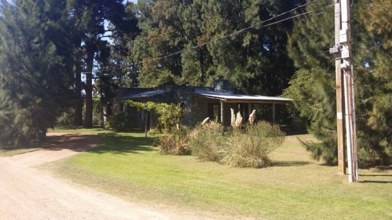Muy linda casa de piedra en Laguna del Diario