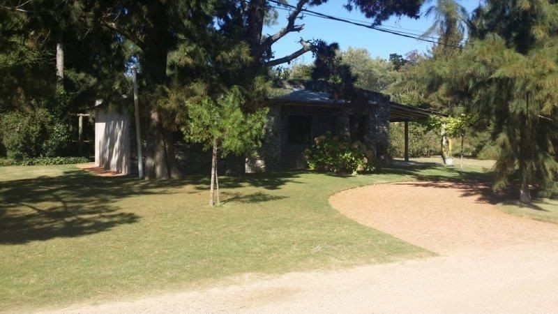Muy linda casa de piedra en Laguna del Diario