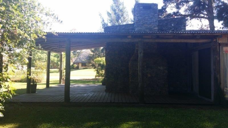 Muy linda casa de piedra en Laguna del Diario