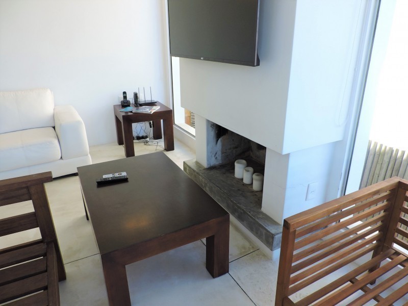Casa moderna en Manantiales de la ruta al mar
