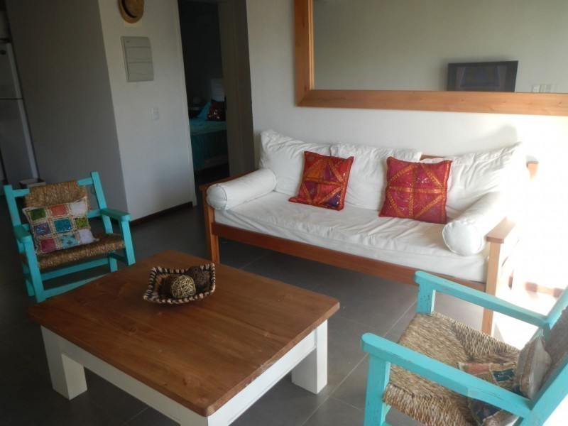 Departamento en alquiler en Manantiales a pasitos de Bikini 