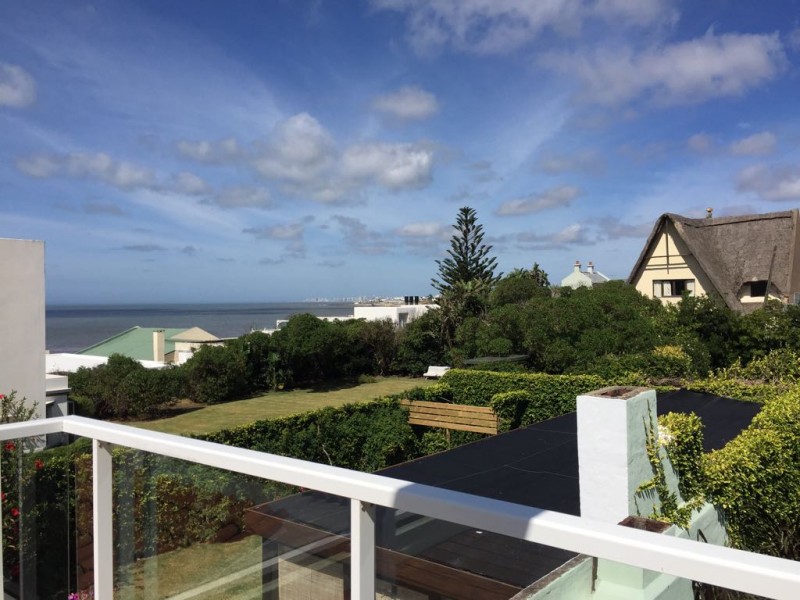Lindisima casa en Manantiales con vistas al Mar y Punta del Este.
