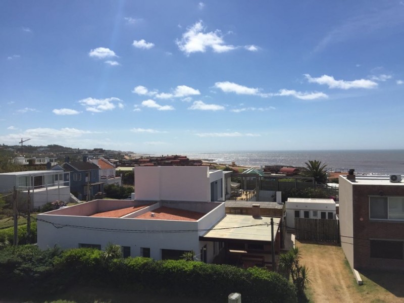 Lindisima casa en Manantiales con vistas al Mar y Punta del Este.