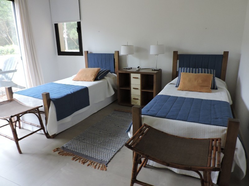 Excelente Casa en Alquiler en Laguna Blanca 