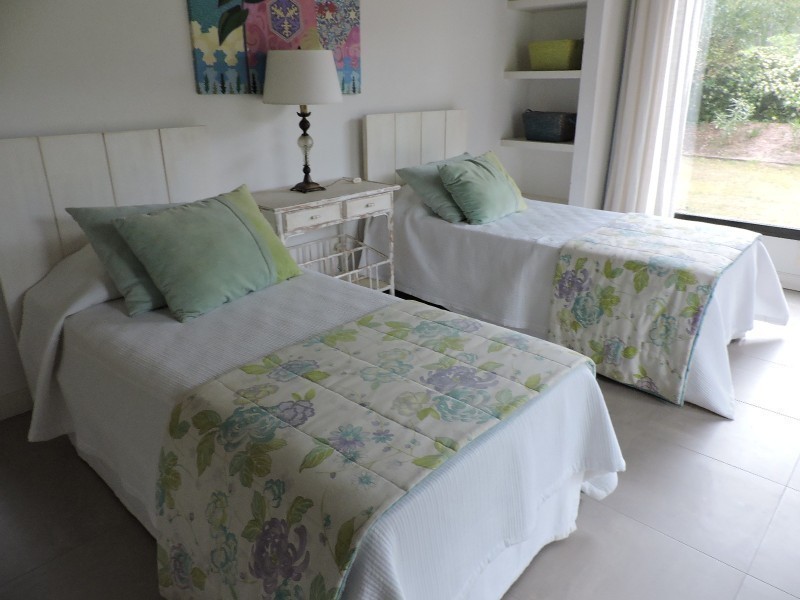 Excelente Casa en Alquiler en Laguna Blanca 