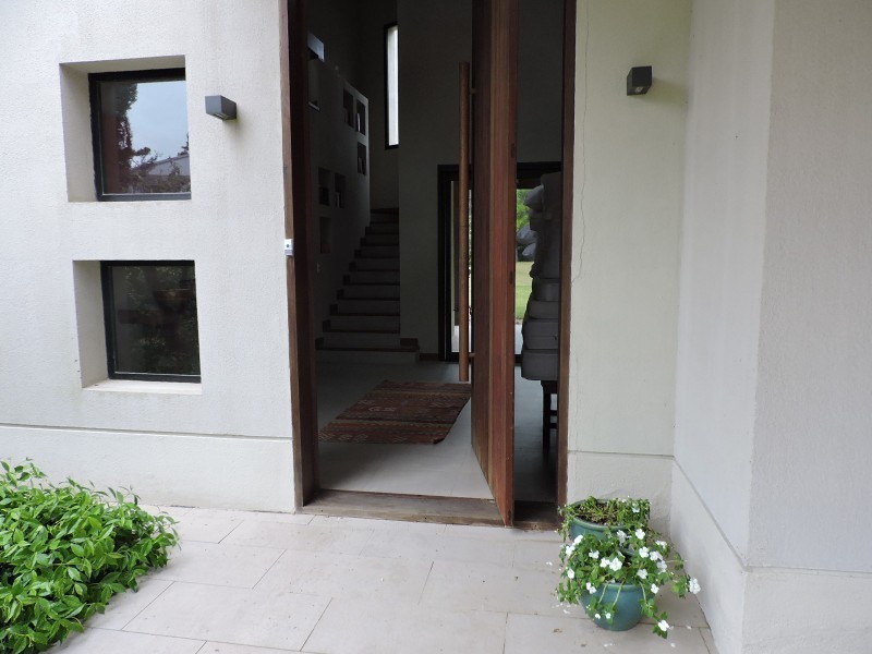 Excelente Casa en Alquiler en Laguna Blanca 