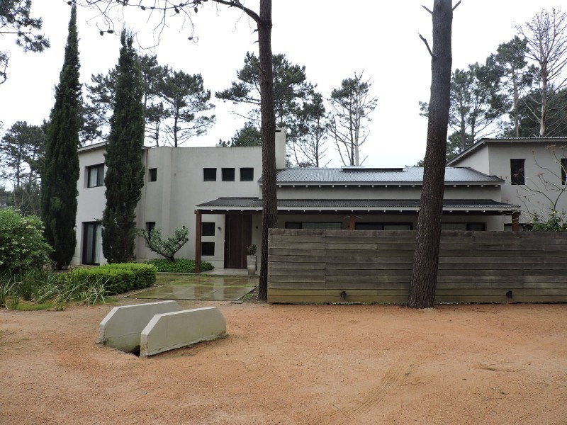 Excelente Casa en Alquiler en Laguna Blanca 