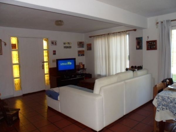 Casa en venta a una cuadra de ruta 10 en El Tesoro, La barra.