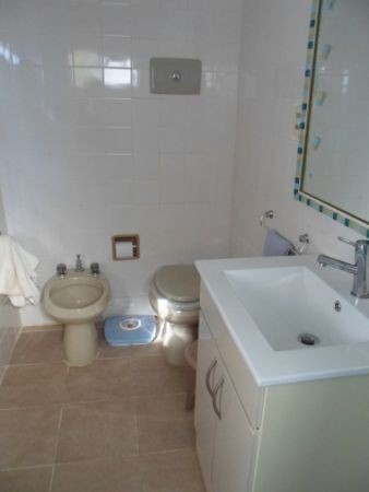 Casa en venta a una cuadra de ruta 10 en El Tesoro, La barra.