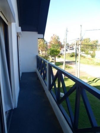 Casa en venta a una cuadra de ruta 10 en El Tesoro, La barra.