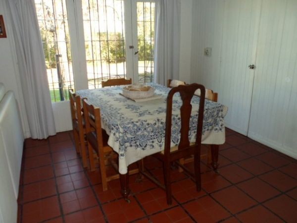 Casa en venta a una cuadra de ruta 10 en El Tesoro, La barra.