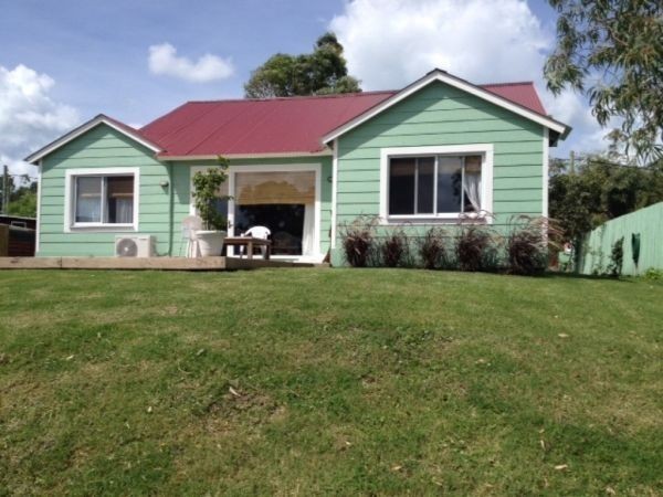 Casa a estrenar en venta en El Tesoro, La Barra ambientes amplios y buen entorno.