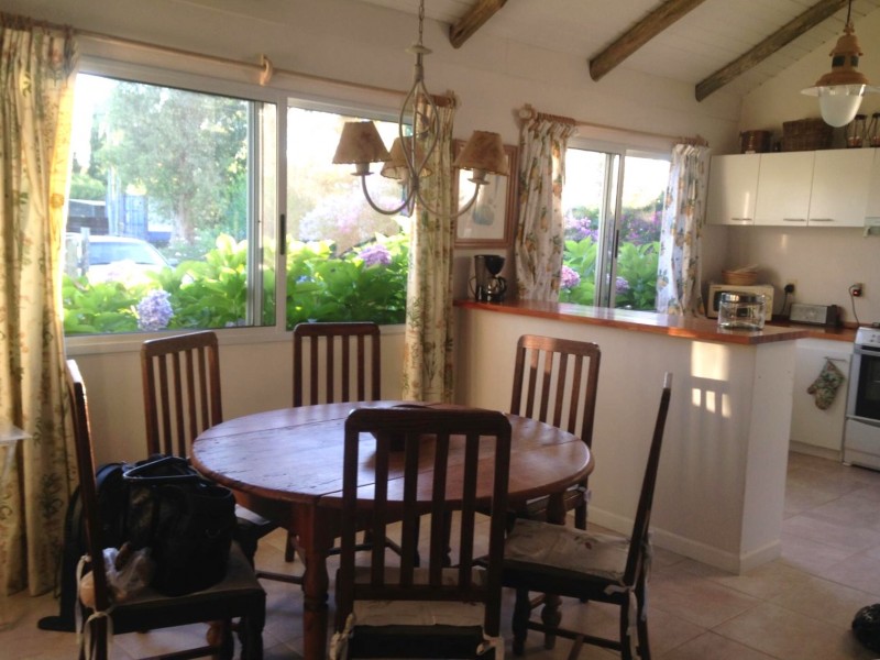 Casa a estrenar en venta en El Tesoro, La Barra ambientes amplios y buen entorno.