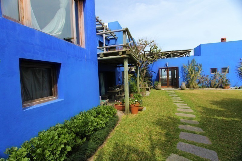 Líndisima casa sobre el mar.