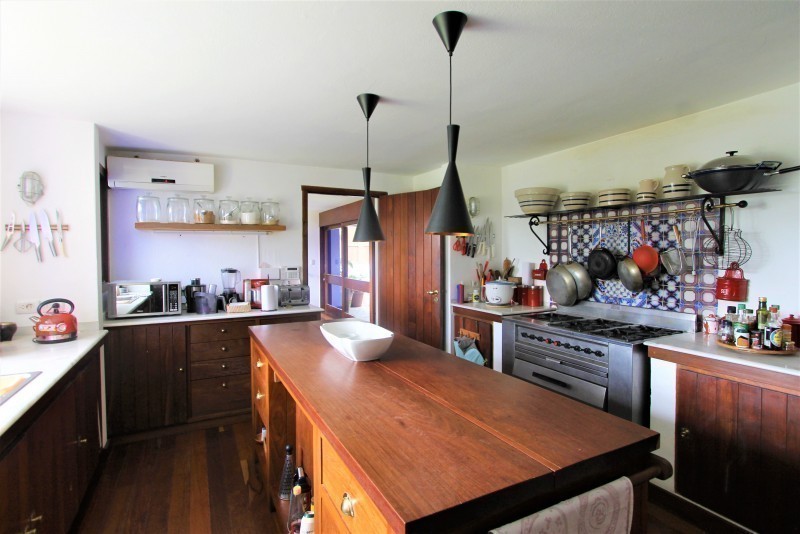 Líndisima casa sobre el mar.
