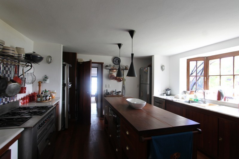 Líndisima casa sobre el mar.