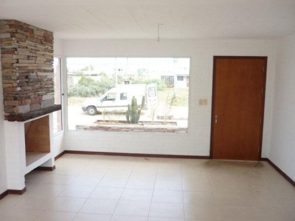Preciosa casa a estrenar de estilo minimalista.
