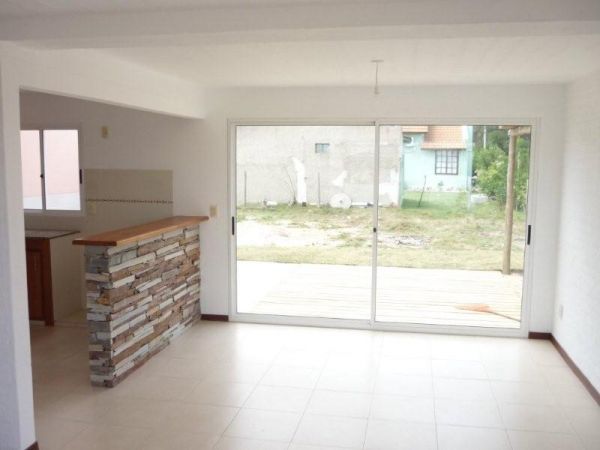 Preciosa casa a estrenar de estilo minimalista.