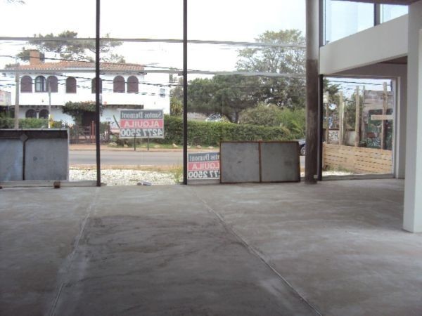 Alquiler Local a estrenar en La Barra .