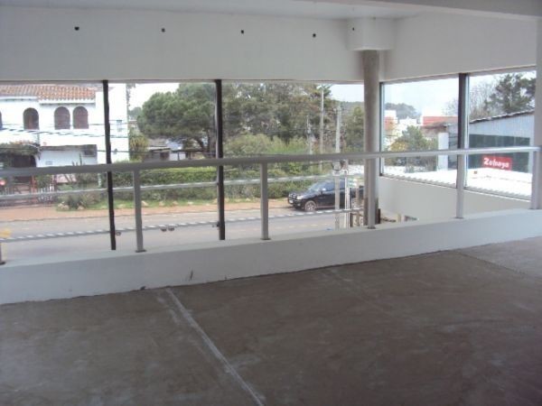 Alquiler Local a estrenar en La Barra .