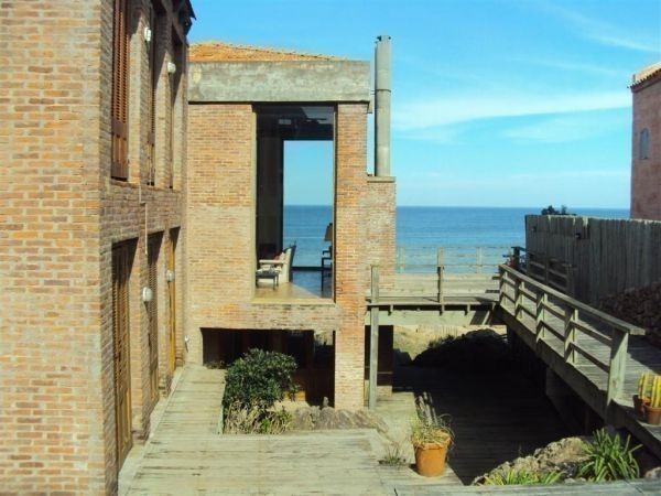 Casa en alquiler sobre la playa en lo mejor de Punta Piedras, La Barra.
