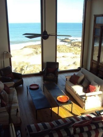 Casa en alquiler sobre la playa en lo mejor de Punta Piedras, La Barra.