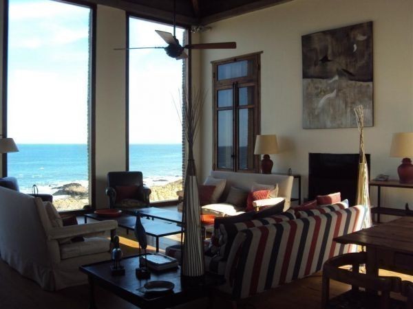 Casa en alquiler sobre la playa en lo mejor de Punta Piedras, La Barra.