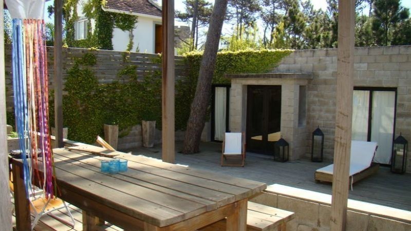Casa moderna en alquiler en La Barra.