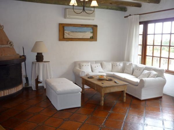 Casa en alquiler de 3 dormitorios en Montoya, La Barra cerquita del agua.