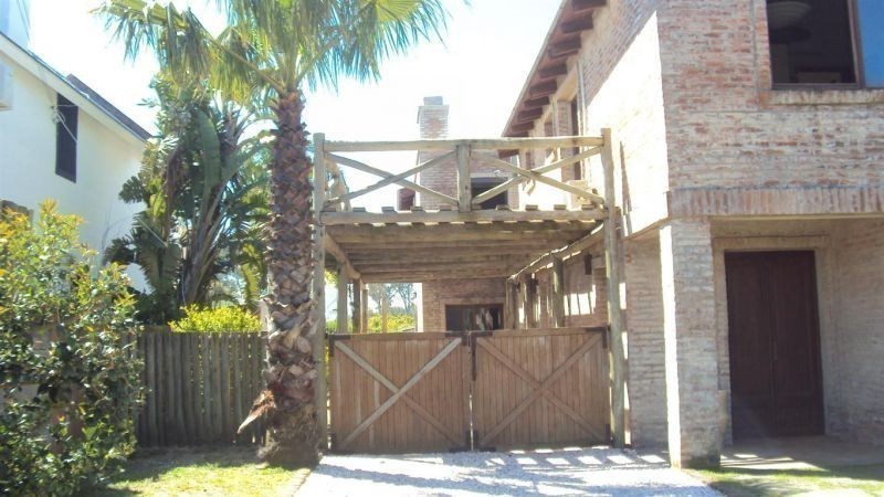 Casa en alquiler en lo mejor de La Barra en alquiler.