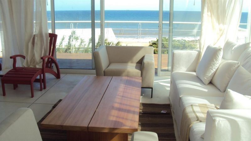 Moderno chalet en alquiler en El Chorro, La Barra con vista al mar.