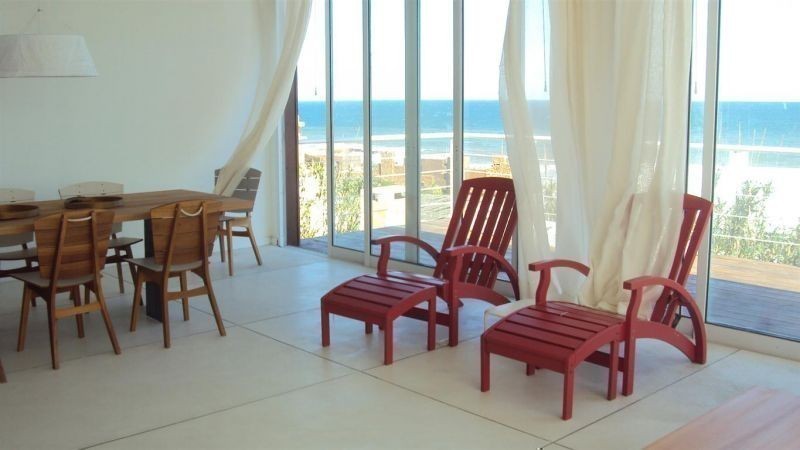 Moderno chalet en alquiler en El Chorro, La Barra con vista al mar.