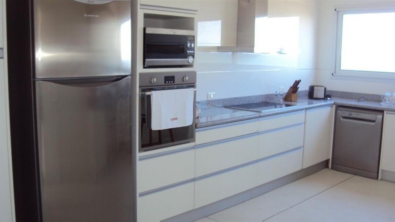 Moderno chalet en alquiler en El Chorro, La Barra con vista al mar.