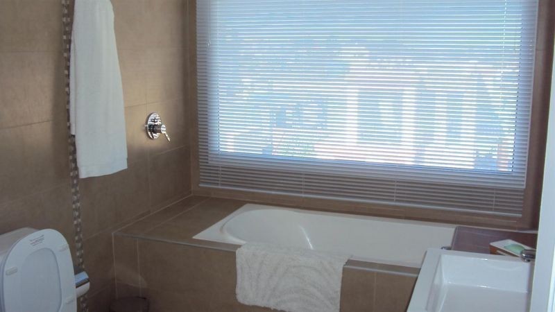 Moderno chalet en alquiler en El Chorro, La Barra con vista al mar.