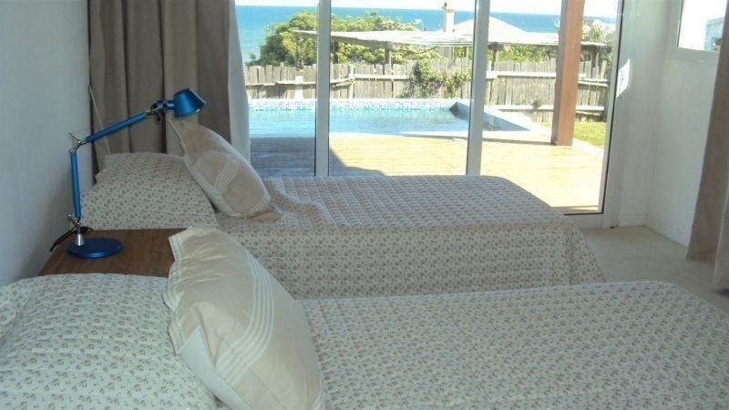 Moderno chalet en alquiler en El Chorro, La Barra con vista al mar.