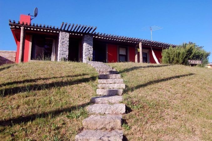 Casa en alquiler Manantiales.