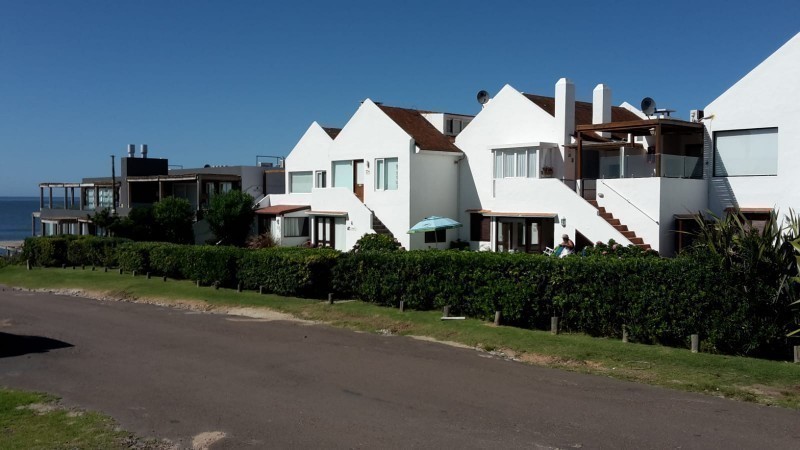 Departamento en la Barra a 50 mts del mar en alquiler