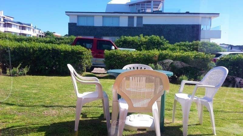 Departamento en la Barra a 50 mts del mar en alquiler